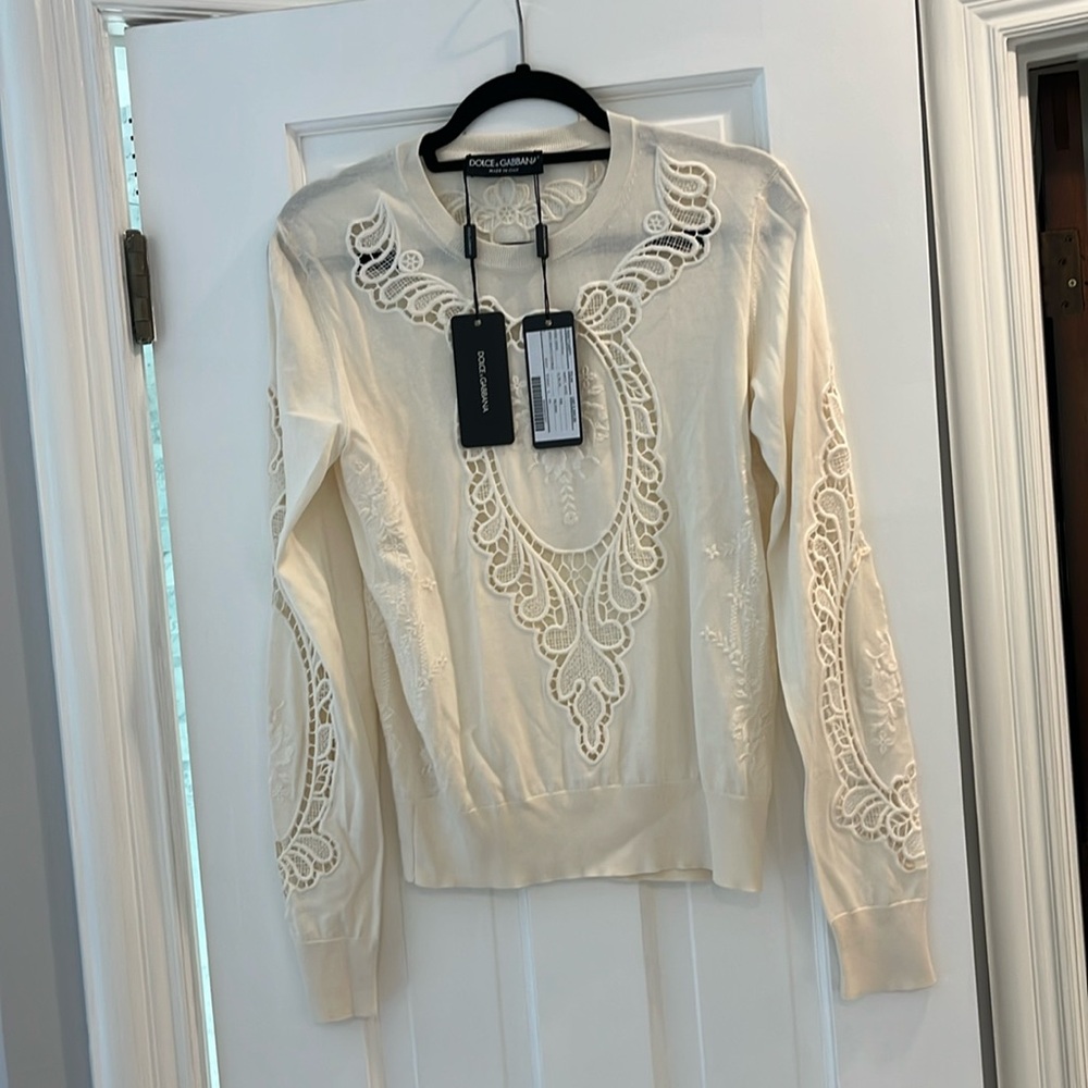 Dolce & Gabbana CrewNeck Pullover 
Size L